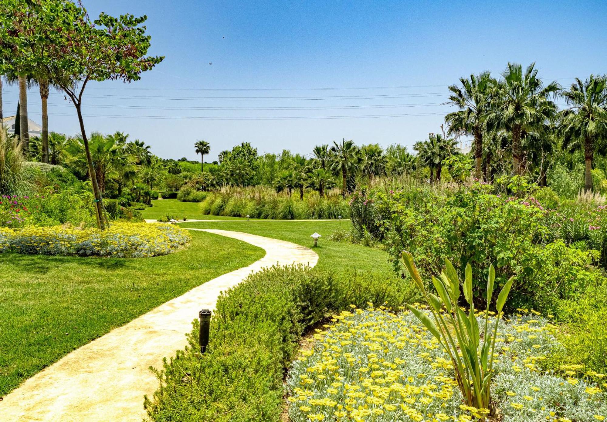 Alcazaba Lagoon 2425 Luxury Private Beach Эстепона Экстерьер фото